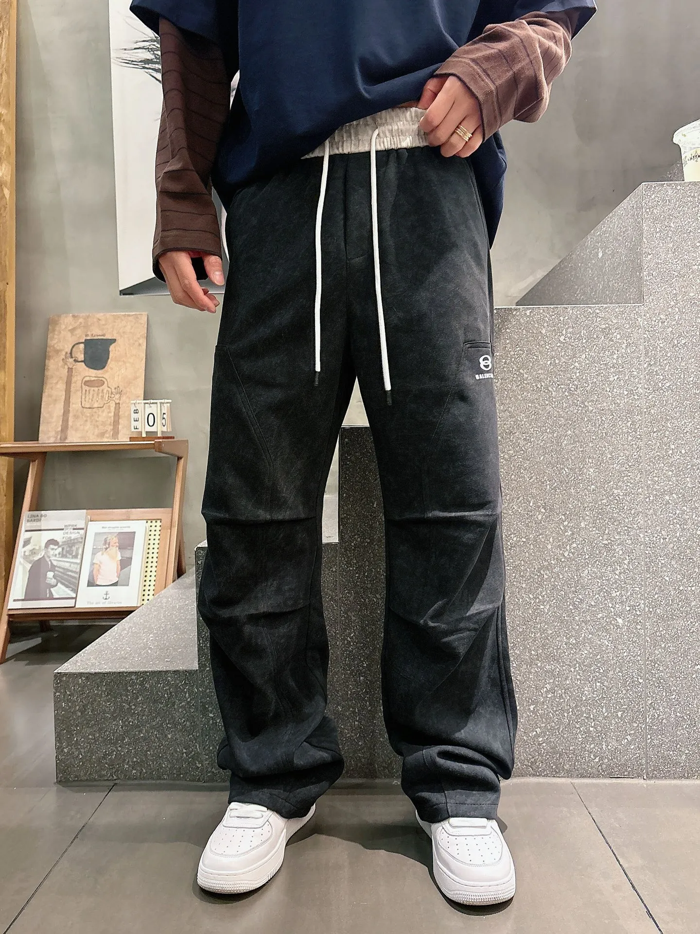 Balenciaga 🆕2026 Autumn and Winter New Arrival Casual Pants! The official website will be released simultaneously. Brand Classic LOGO casual pants, customized fabrics, excellent comfort and strong touch. Highly recognisable, perfect appearance and craftsmanship. Size:M-3XL